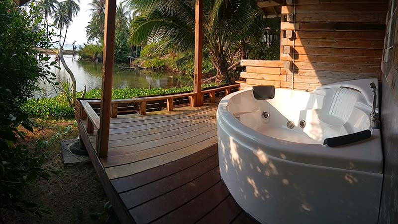 bungalow-koh-kood-privat-unterkunft-insel-thailand-pool